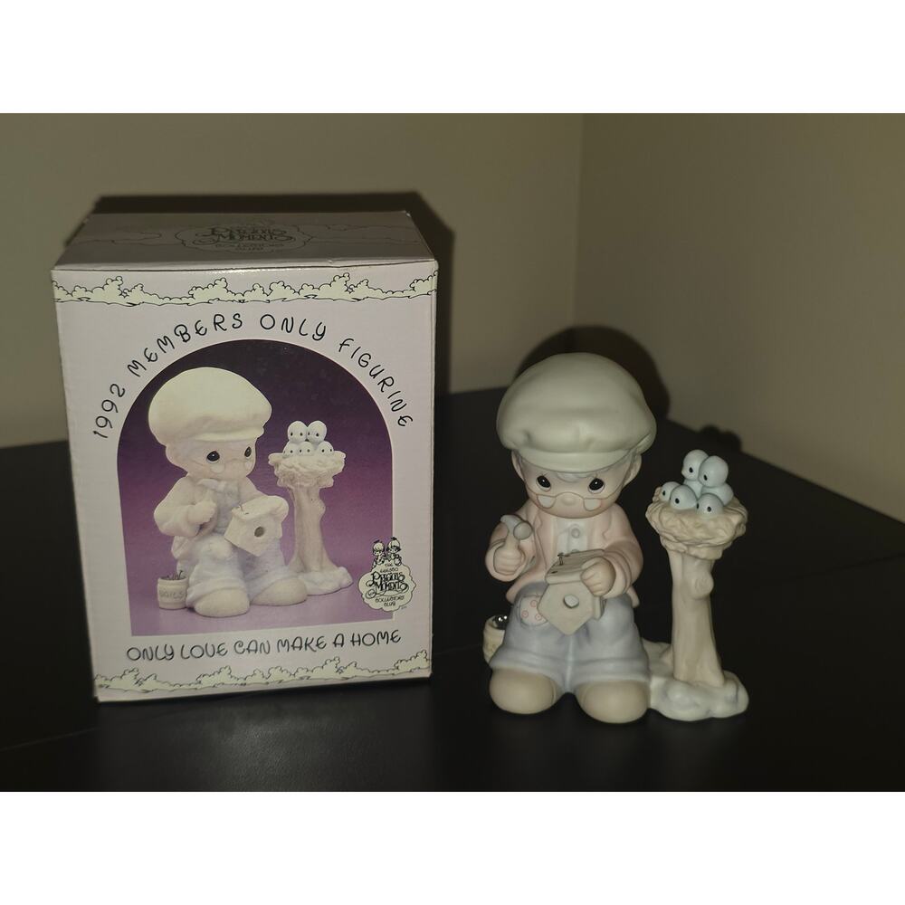 Precious Moments 1992 Members Only Figurine “Only Love Can Make a Home” w/ Box